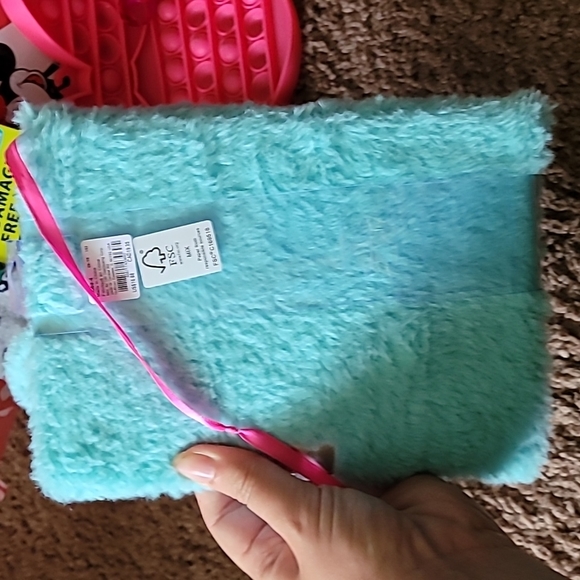 18 items gift basket 18 items gift basket 18 items gift basket 18 items gift bas - Picture 7 of 17